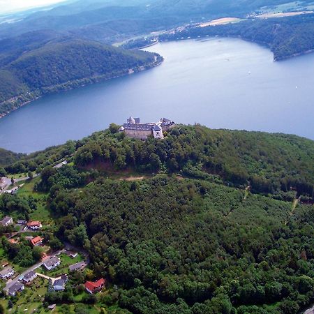 Gaestehaus Stolzenberg Hotell Hallenberg Exteriör bild