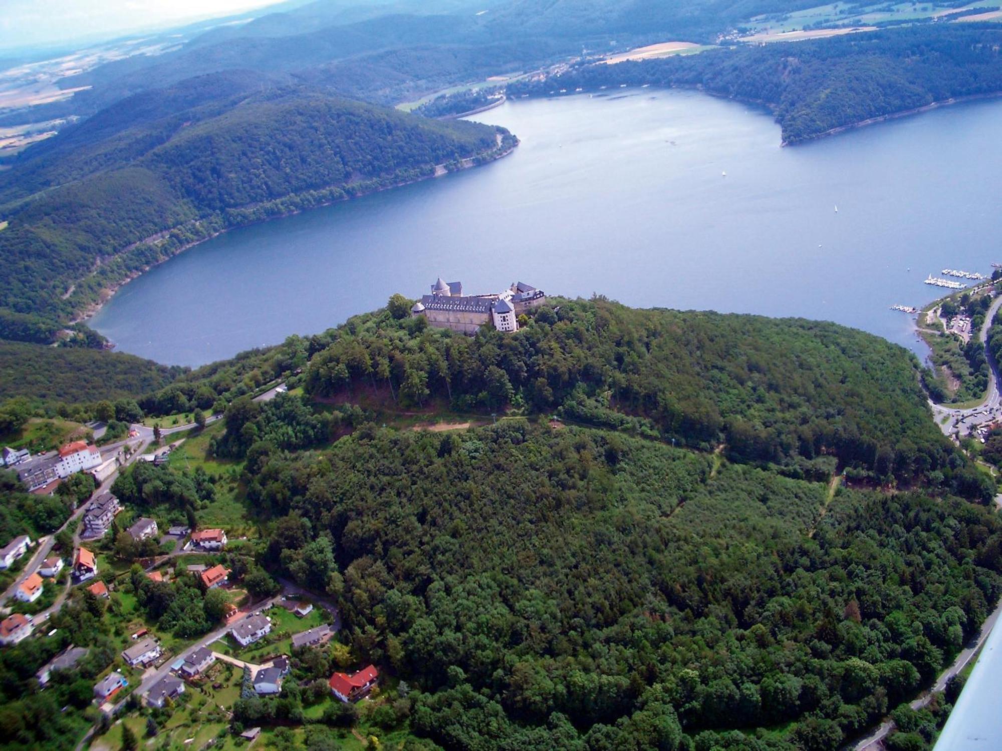 Gaestehaus Stolzenberg Hotell Hallenberg Exteriör bild