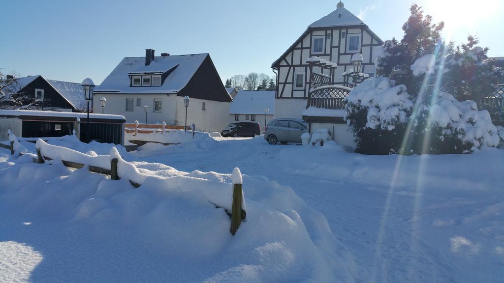 Gaestehaus Stolzenberg Hotell Hallenberg Exteriör bild